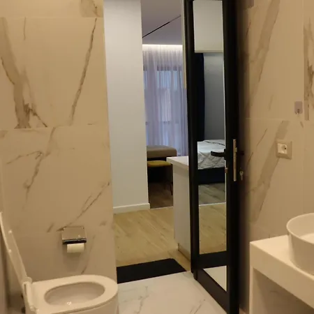 Tiranalake Luxury - Self Check-in Тирана