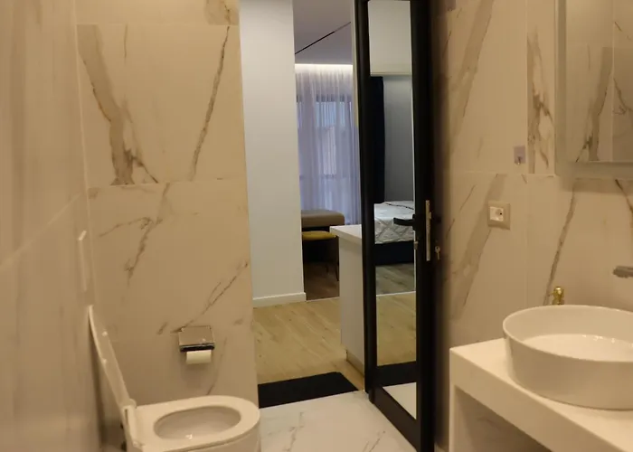 Tiranalake Luxury - Self Check-in Tirana